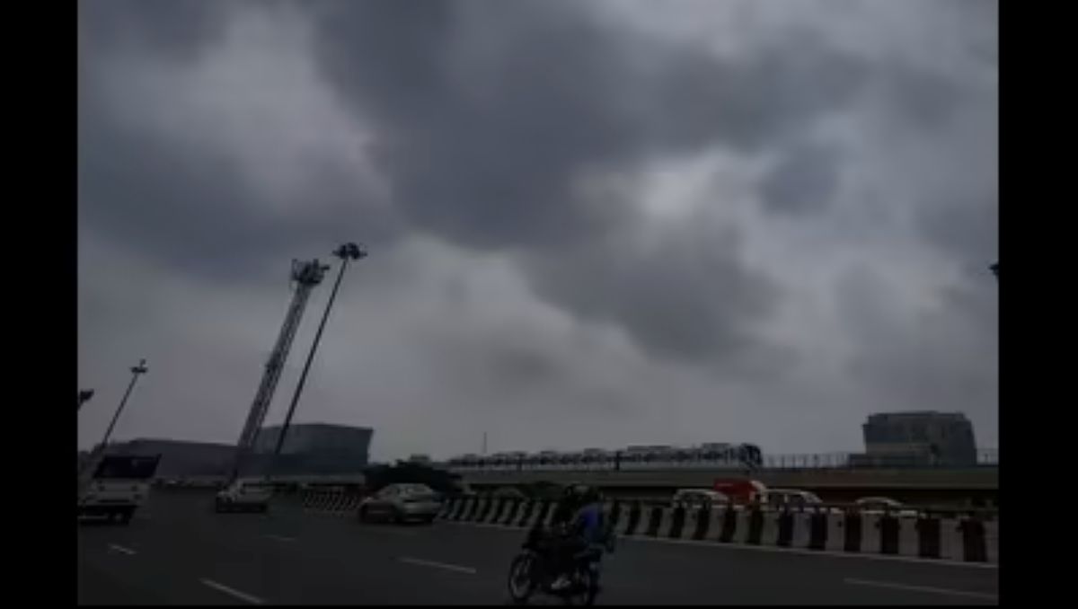 Delhi-NCR Weather Update: Yellow Alert Issued as Monsoon Set to Hit Early 1 Delhi Monsoon Arrives Early: 3 Things to Expect | Today News
