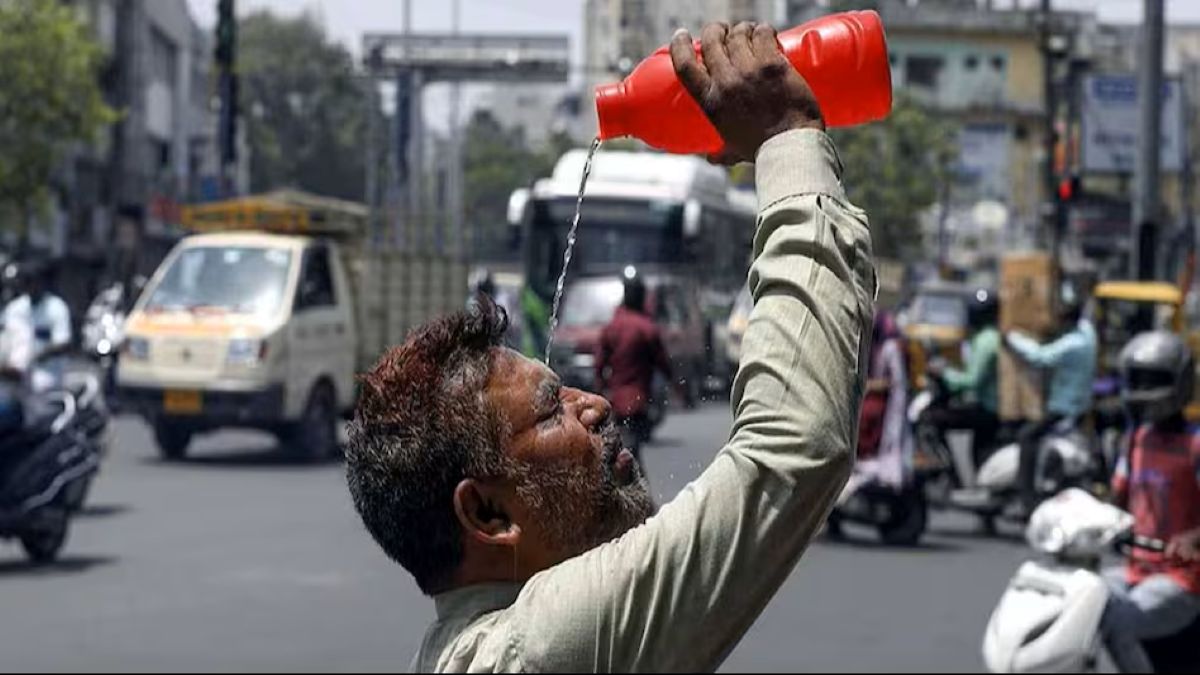 Delhi on Heatwave ‘Red Alert’ as Mercury Soars 5°C Above Normal: IMD Predicts Relief After June 13 1 Delhi Heatwave Alert: Scorching Brutal Temps, Relief 13 June