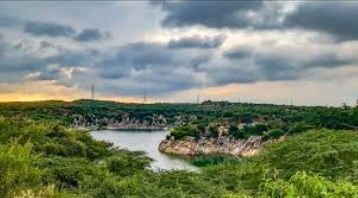 Faridabad Tourist Places: इन 9 ऐतिहासिक जगहों को देखे बिना मत लौटिए – हर जगह में छुपा है अनोखा इतिहास! 6 Faridabad CITM Lake