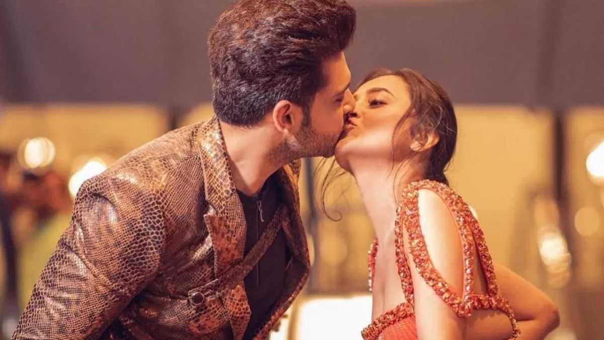 Karan Kundrra Tejasswi Prakash Relationship पर मंडरा रहे हैं ब्रेकअप के बादल? 1 Karan Tejasswi Prakash Relationship