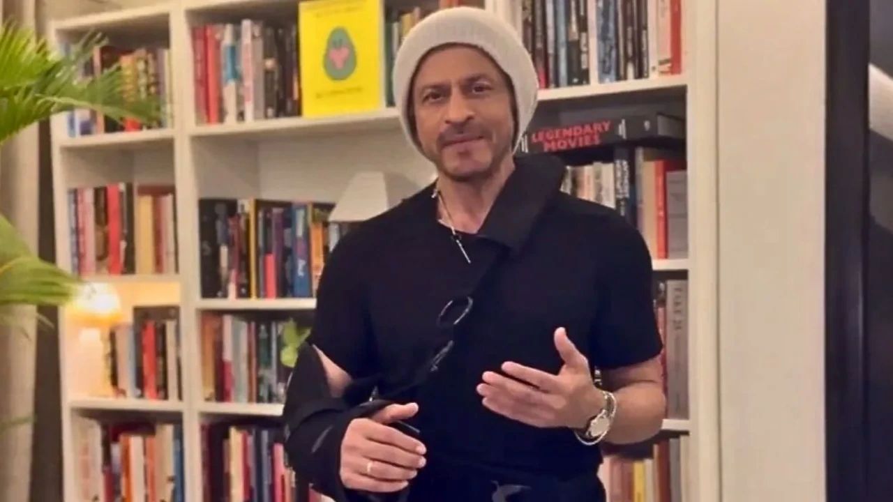 Shah Rukh Khan: SRK appears with injured arm in special message